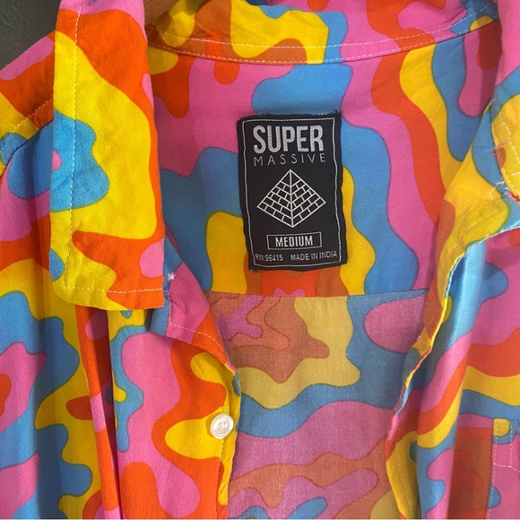 Groovy Button Up Top - Picture 5 of 6